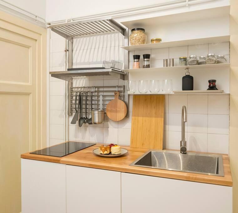 Ultra-Central University Square Apartament Apartament Bukarest Kültér fotó