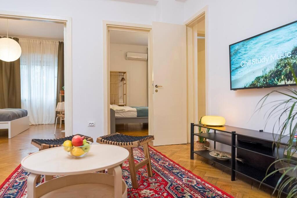 Ultra-Central University Square Apartament Apartament Bukarest Kültér fotó