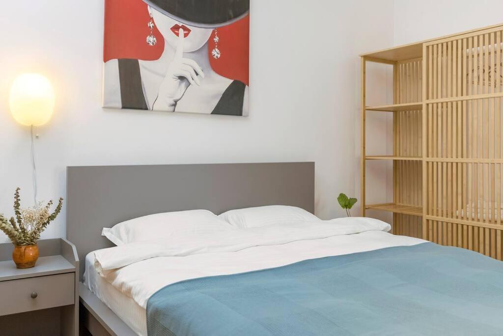 Ultra-Central University Square Apartament Apartament Bukarest Kültér fotó