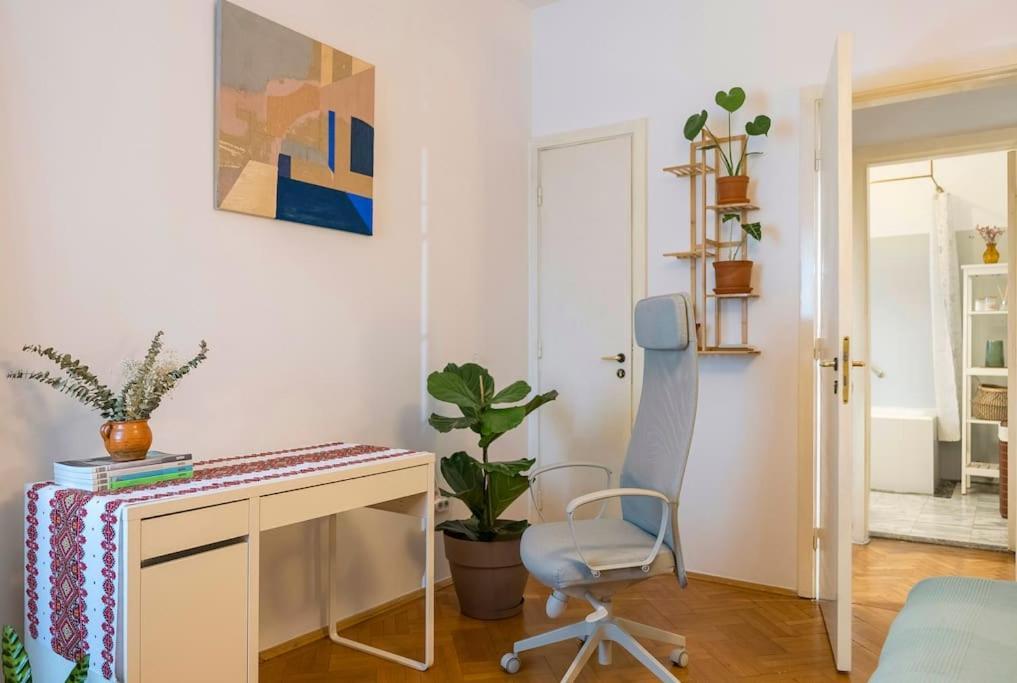 Ultra-Central University Square Apartament Apartament Bukarest Kültér fotó